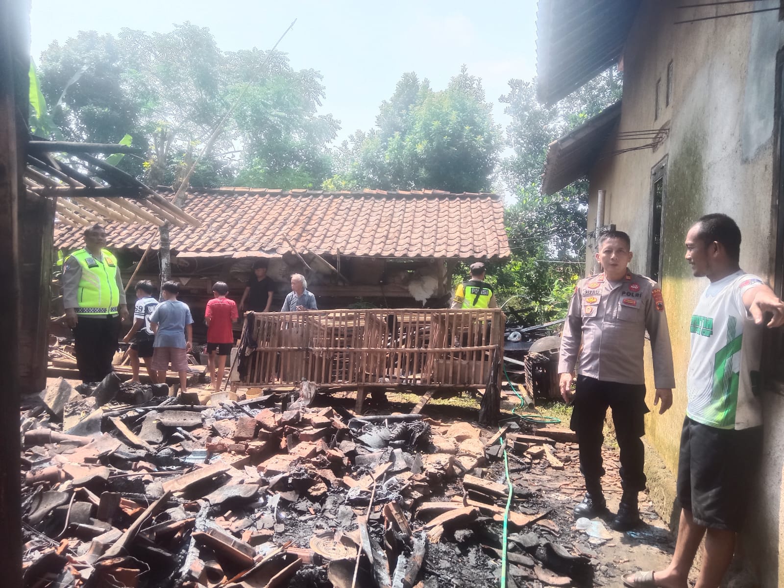 Api Lahap Dapur Rumah Warga di Talun, Diduga Berasal dari Tungku yang Masih Menyala