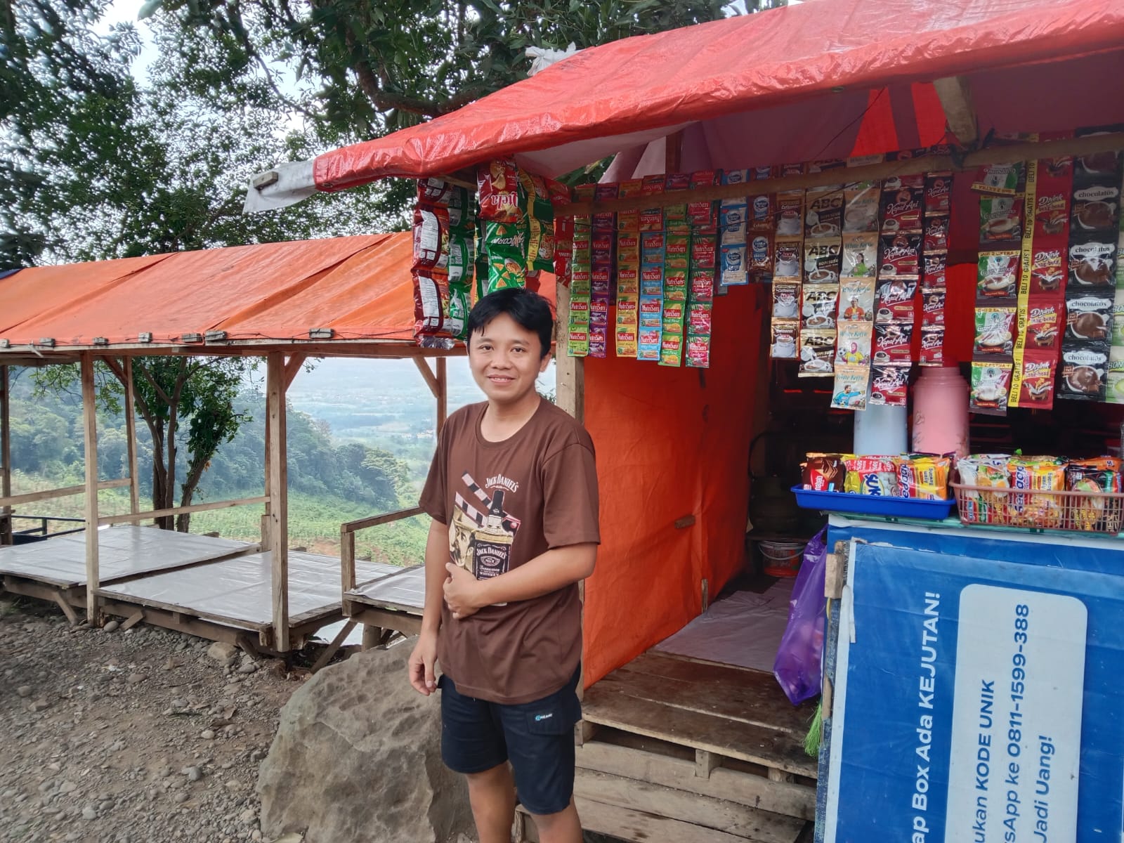 Sejenak Melepas Lelah di Angkruk Pandang Bukit Bintang Desa Linggo Asri, Kajen, Kabupaten Pekalongan